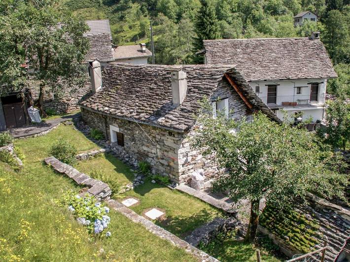 Ferienhaus für 6 Personen, mit Terrasse und Garten in Gerra (Verzasca)