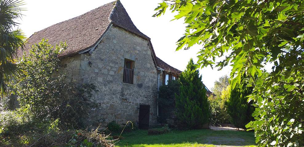Gîte pour 6 personnes, avec jardin et piscine à Faycelles