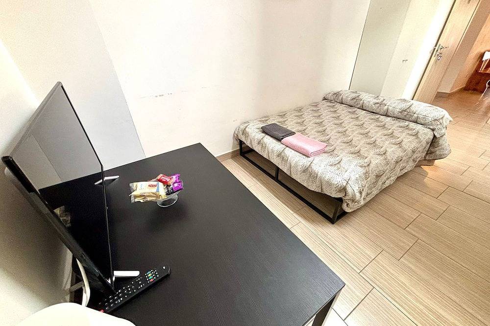 Cozy Attic at the Crossroads in Chieti, Provincia de Chieti