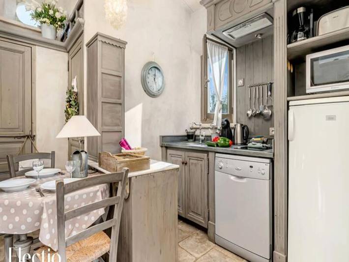 Gîte pour 2 personnes, avec piscine ainsi que balcon et jardin, adapté aux familles à Oppède - 4