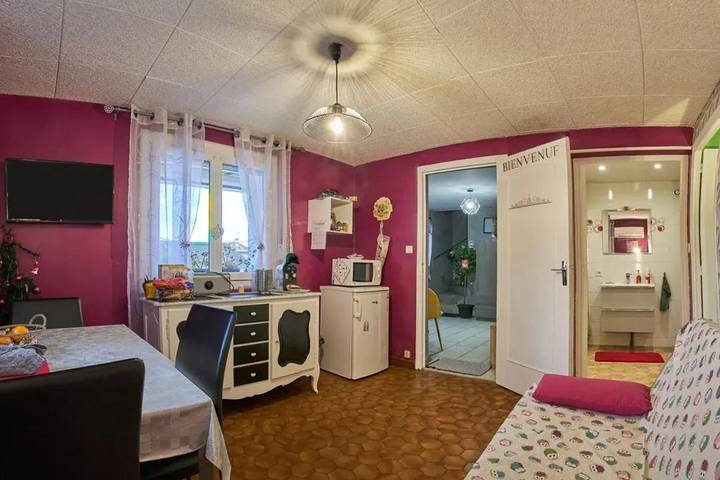 Gîte pour 3 personnes, avec jardin et terrasse, animaux acceptés à Saint-Victor-de-Cessieu - 3