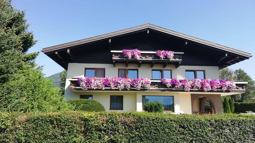 Ferienwohnung für 2 Personen, mit Sauna und Balkon sowie Garten, kinderfreundlich in Zell am See