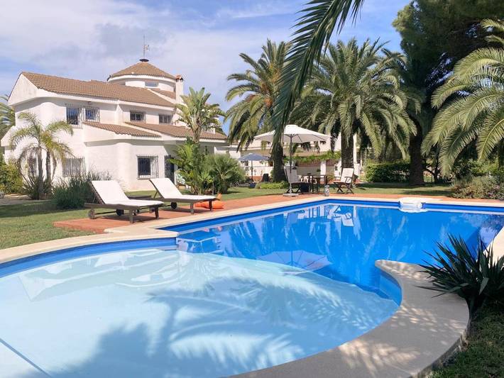 Casa rural para 10 personas, con jardín además de jacuzzi y piscina en Salou - 2