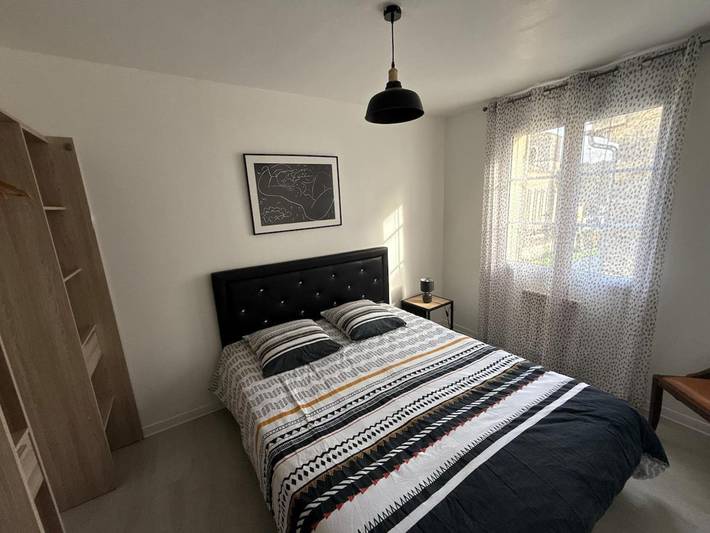 Gîte pour 6 personnes, avec vue, animaux acceptés à Petit-Palais-et-Cornemps - 4