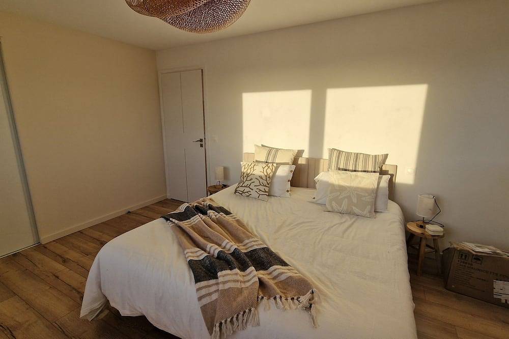 Villa mit Pool und jacuzzi 50 Meter vom Meer entfernt in Bretteville-sur-Ay, Coutances und Umgebung
