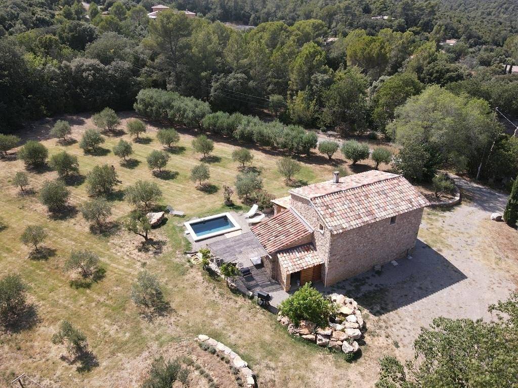 Bastidon avec piscine, calme, oliviers et vignes in Le Thoronet, Région de Draguignan