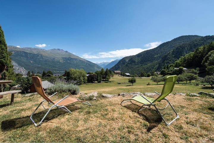 Hôtel pour 2 personnes, avec jardin ainsi que terrasse et vue à Montricher-Albanne - 4