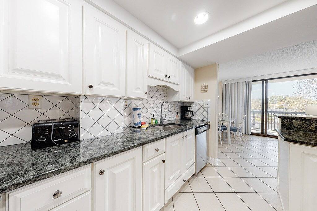 Ganze Wohnung, Sea Colony Ocean 1st floor condo with basketball court, elevator, & sauna in Sea Colony, Middlesex Beach