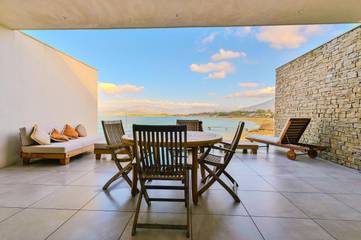 Gîte pour 4 personnes, avec terrasse et vue dans Plage De La Viva Porticcio