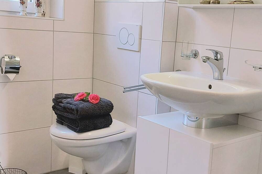 Gepflegtes Tessiner Einfamilienhaus am Sonnenhang über Locarno mit Panoramasicht in Brione sopra Minusio, Tessiner Alpen