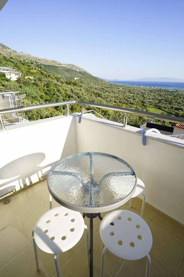 Hôtel pour 4 personnes, avec vue et jardin, adapté aux familles dans Borsh - 3