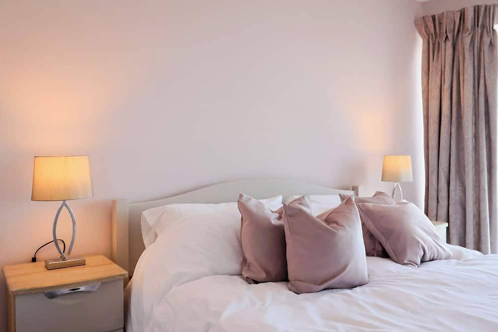 36 Quay West Apartments, pet friendly in West Bay in West Bay, Dorset