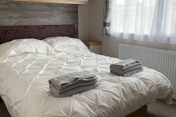 Static Caravan for 6 People in Walton on the Naze, Essex, Photo 2