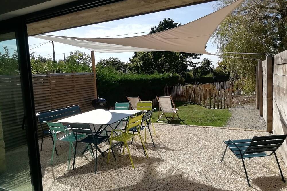 Gite 7 persons 15 min walk from the beach with swimming pool and spa in Les Moutiers-en-Retz, Côte de Jade