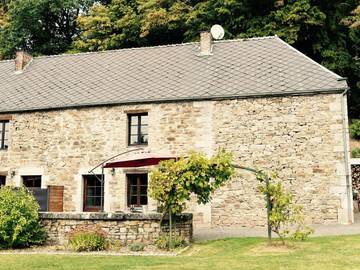 Gîte pour 7 personnes, avec jardin ainsi que vue et piscine à Vireux-Wallerand