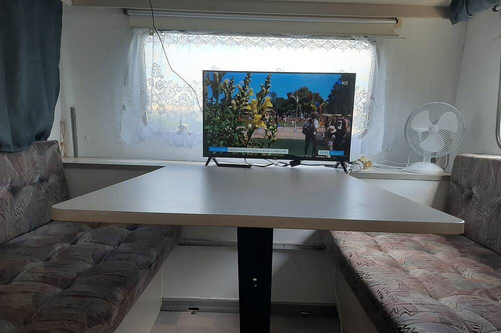La Caravane Campagnarde (5 personnes), sur terrain privé in Aisne