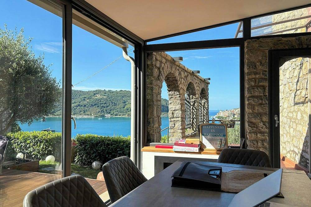 Private sea-view garden near Portovenere in Spiaggia liberale delle Torezze, Porto Venere Municipality