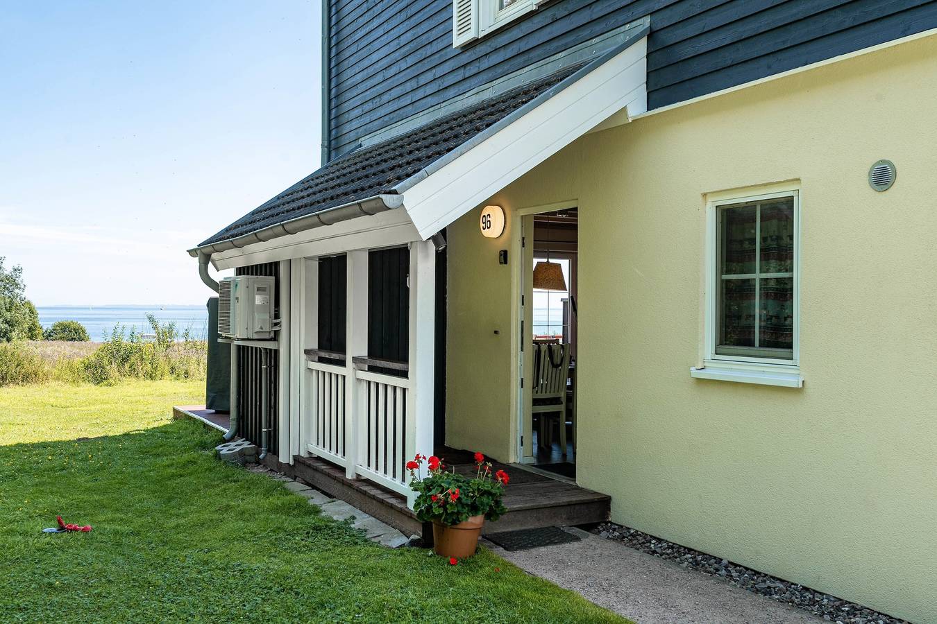Apartment 'Ferienhaus Meerblick' mit Meerblick, Wlan und Klimaanlage in Sierksdorf, Ostholstein