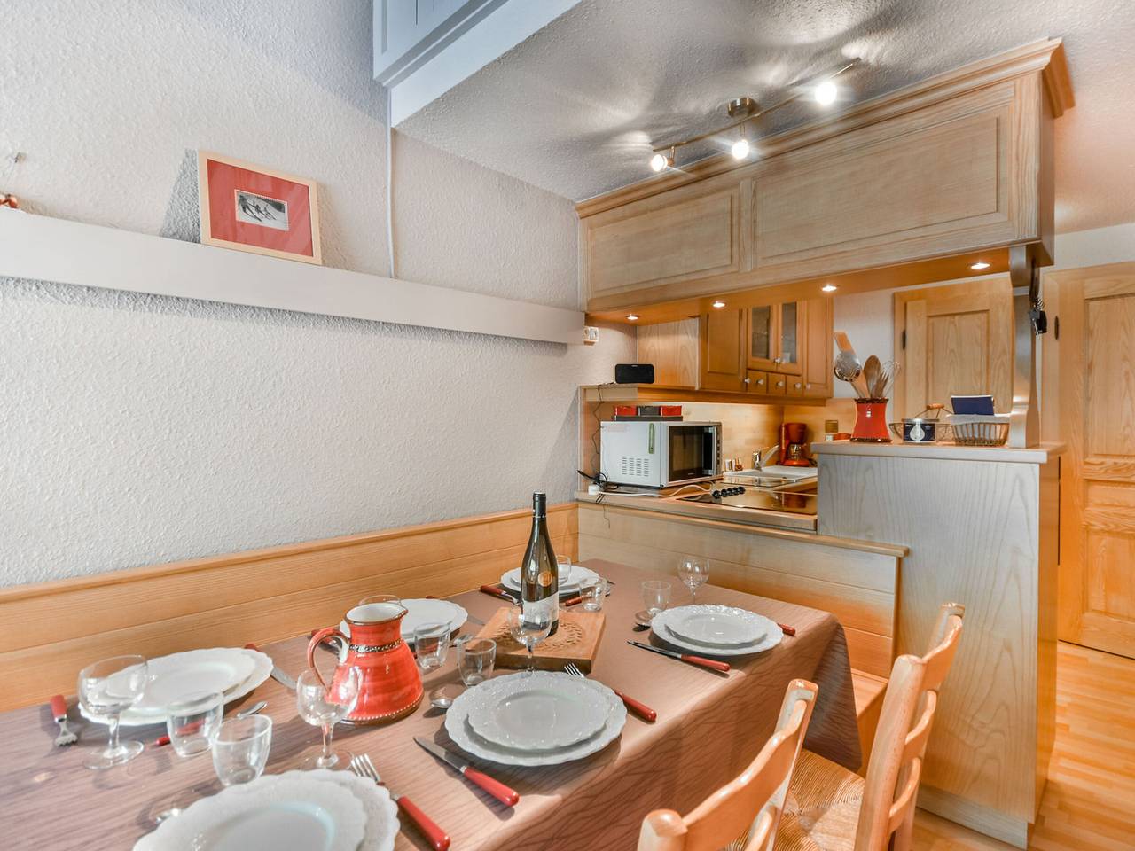Entire apartment, Charming Apartment Near Slopes and Village Center - Up to 5 Guests in Les Gets, Les Portes du Soleil