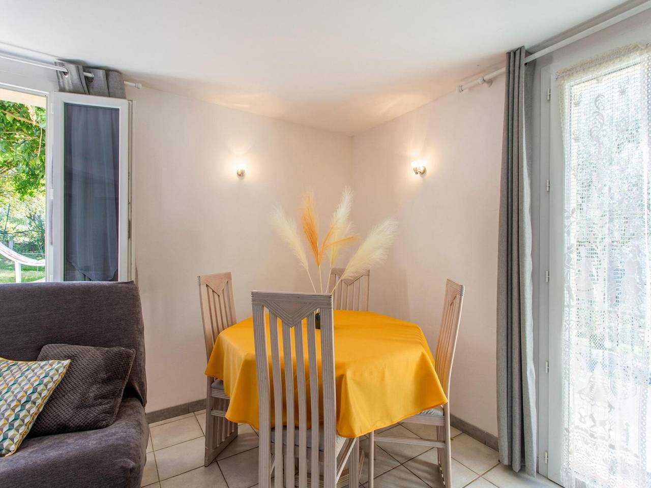 Snug Holiday Home with Terrace, Garden, Garden Furniture in Berre-les-Alpes, Côte méditerranéenne (France)