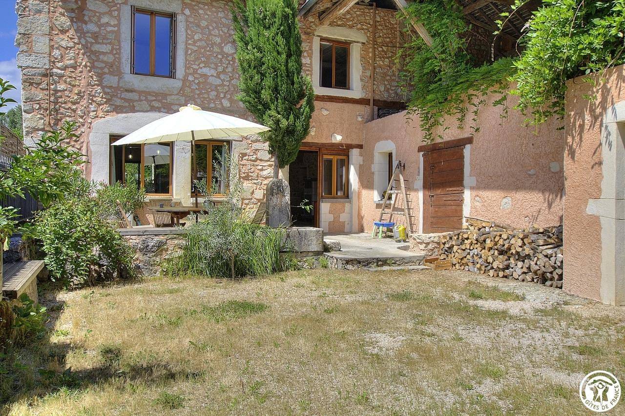 Gîte de la cascade in Groslée-Saint-Benoît, Belley