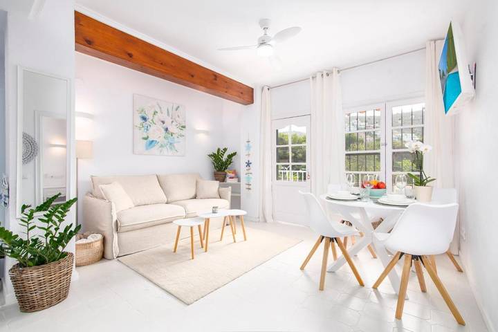 Location de vacances pour 4 personnes, avec Balcon et Terrasse ainsi que Piscine et Vue dans Cala El Portet