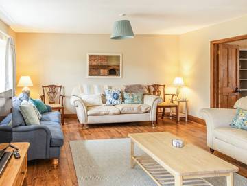 Glamping for 10 People in Beaminster, Dorset, Photo 3