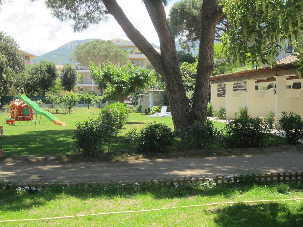 Studio entier, Studio Corse Calvi, grand jardin, proche de la plage in Calvi, Région de Calvi