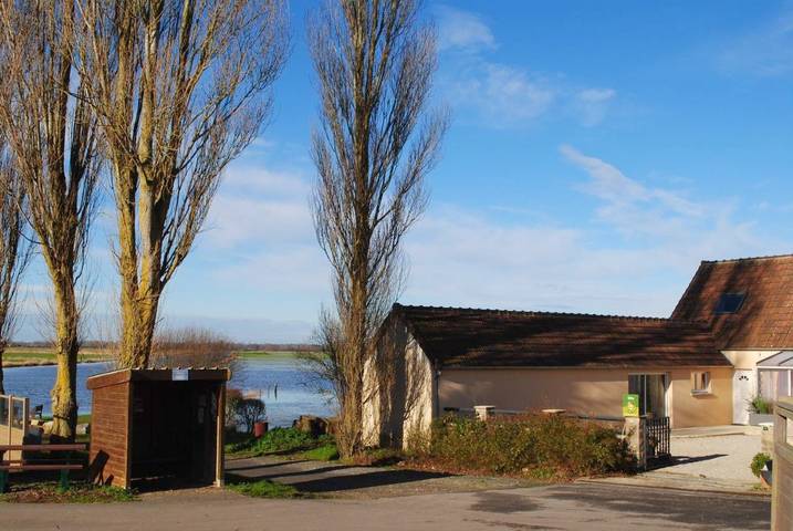 Location de vacances pour 11 personnes, avec terrasse et vue, animaux acceptés à Liesville-sur-Douve