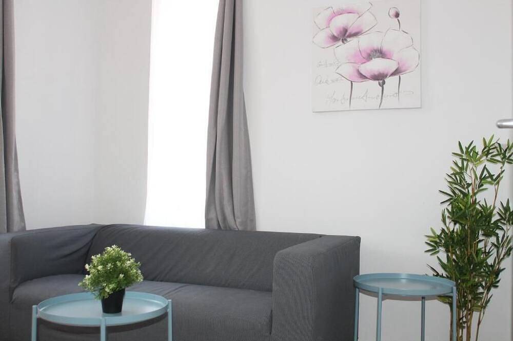 Entire apartment, Residence Mila - 7 - Hyper Center - Tramway in Valenciennes, Valenciennes region