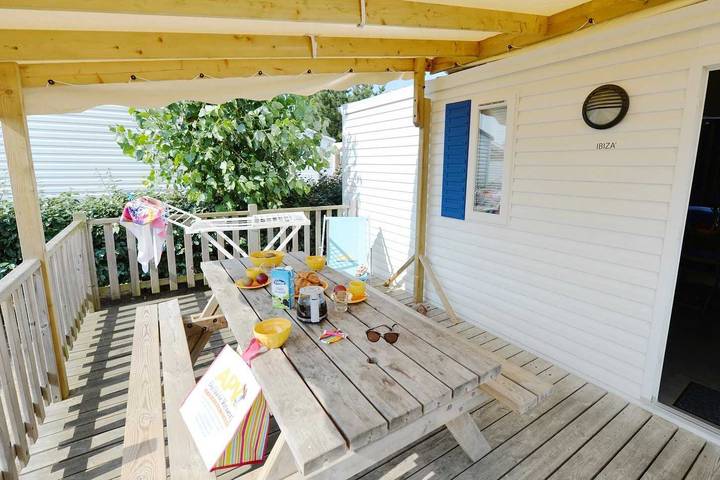 Mobil home pour 6 personnes, avec bassin pour enfant et sauna - 1