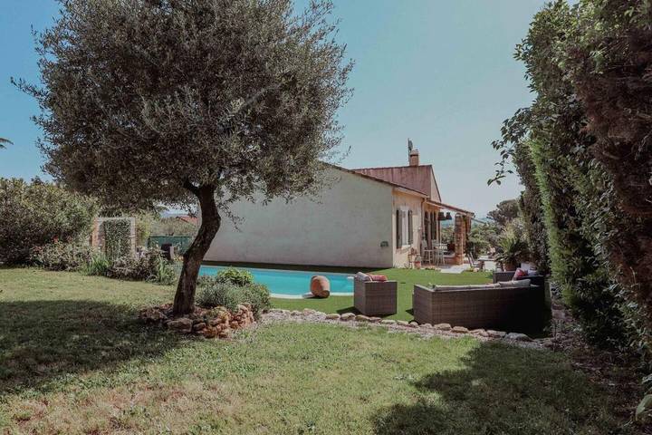 Maison de vacances pour 6 personnes, avec terrasse et piscine