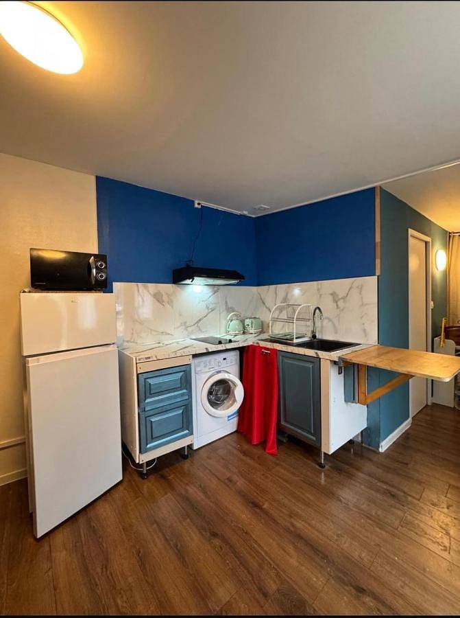 Appartement entier, Two-Bedroom Apartment in Celles-sur-Belle, Région de Niort