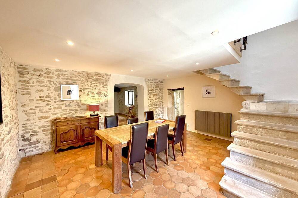 P’tit Coin Paradis – Heated Pool & Hot Tub in Saint-Hippolyte-de-Montaigu, Nimes und Umgebung