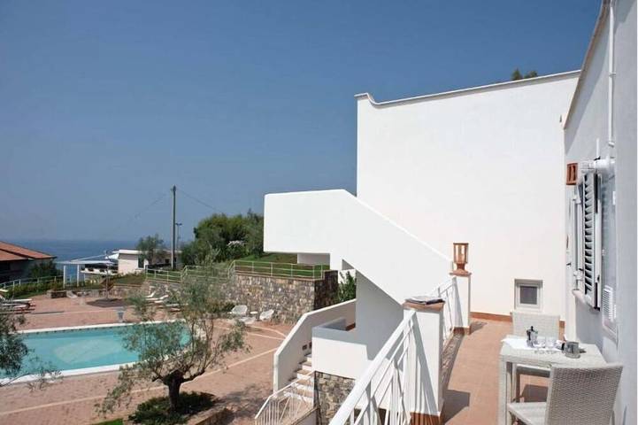 Apartamento entero, Petrasia  Sea view flat located in the Ruve Bianche Residence with swimming pool and private beach in Vibonati, Cilento Coast