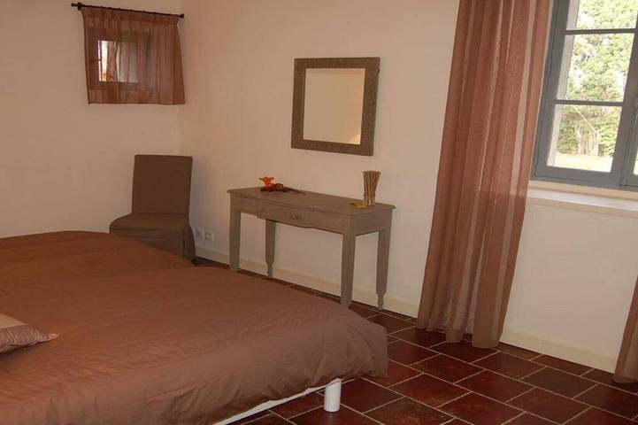 Location de vacances pour 6 personnes, avec jacuzzi ainsi que jardin et terrasse à Marseillette - 4