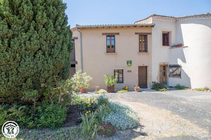 Gîte pour 4 personnes, avec Terrasse ainsi que Jardin et Vue