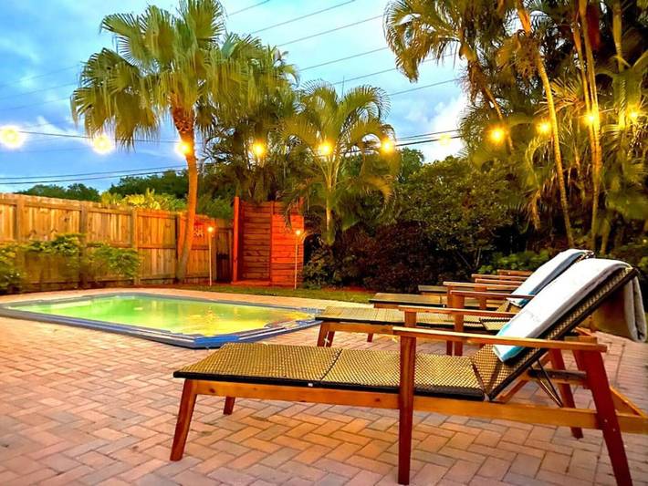 Villa for 8 people, with pool and terrace as well as garden in Fort Lauderdale