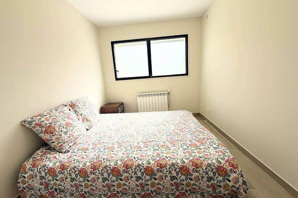 Ganze Wohnung, Qhome 8 - Cozy 2-Bedroom Apartment Between Paris and Disney in Noisy-le-Grand, Seine-Saint-Denis