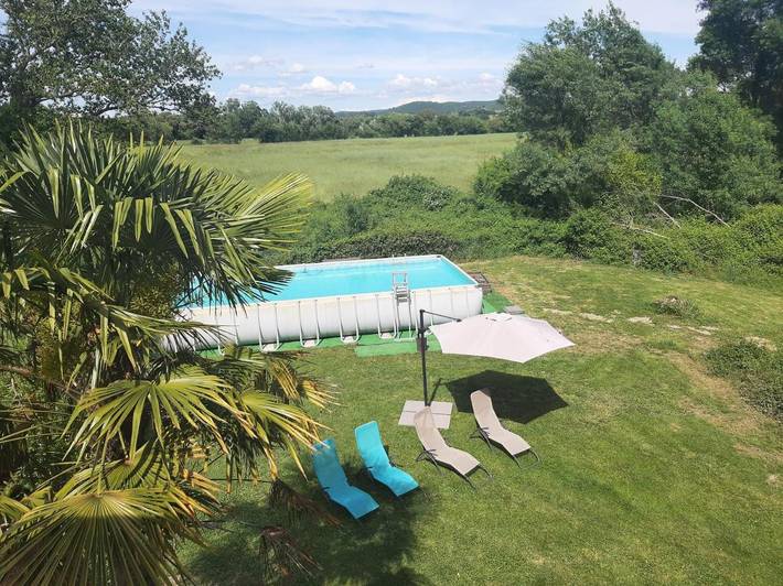 Location de vacances pour 5 personnes, avec jardin et piscine à Saint-Clément