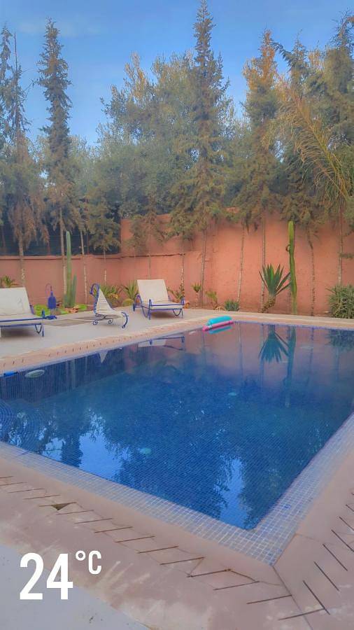 Villa pour 10 personnes, avec jardin et sauna ainsi que piscine et vue, animaux acceptés