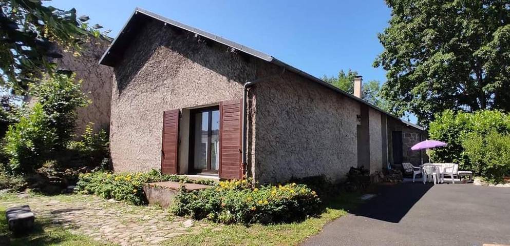 Maison de vacances pour 4 personnes, avec Terrasse et Jardin à Lanobre