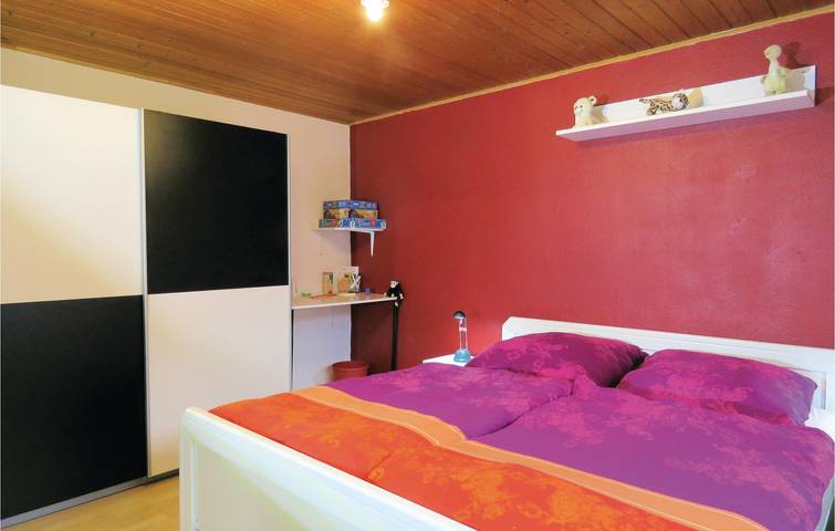 Ganze Ferienwohnung, Gemütliche Wohnung mit Terrasse, Parkplatz & WiFi - Brensbach 1.5km in Brensbach, Odenwaldkreis