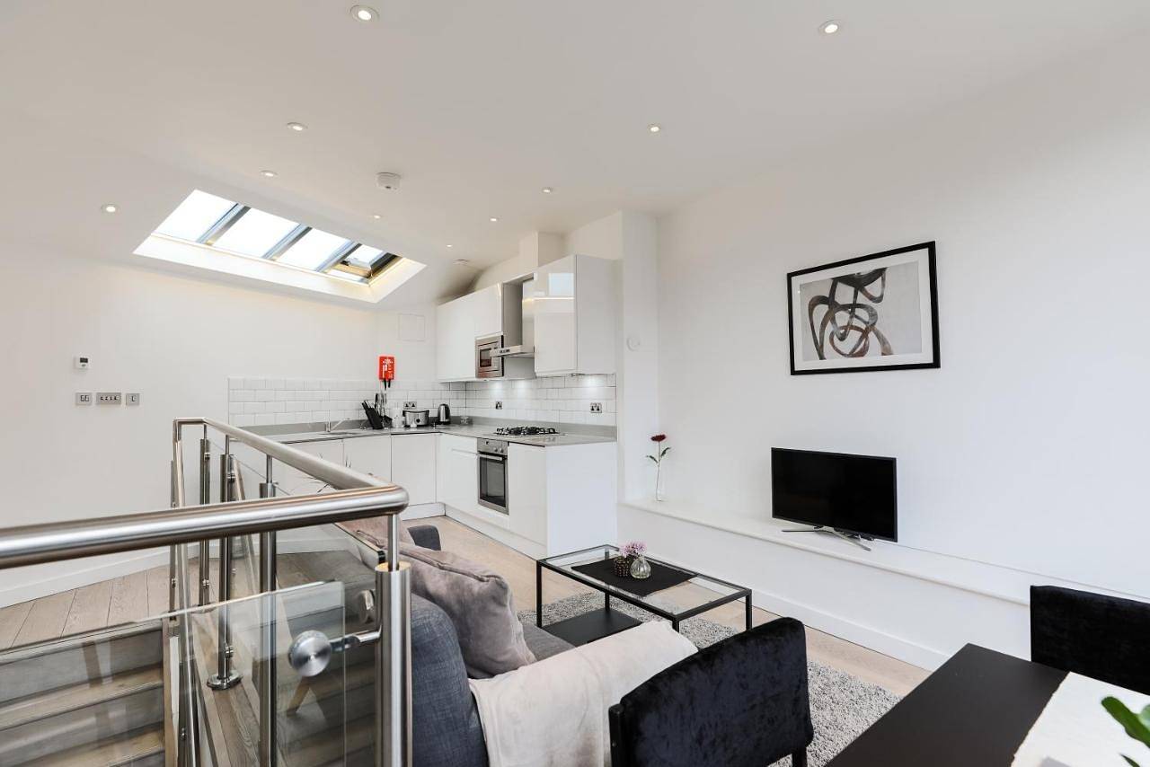 Trafalgar Square by Excel Apartments in Covent Garden, Londres