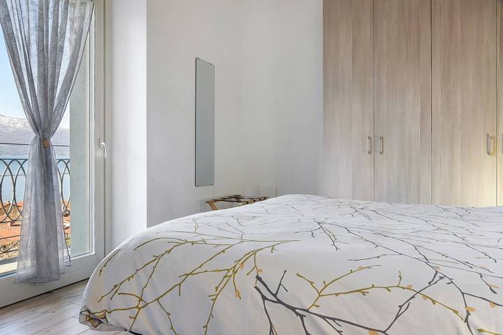 Appartamento per 4 persone, con Balcone e Vista lago a Laveno-Mombello