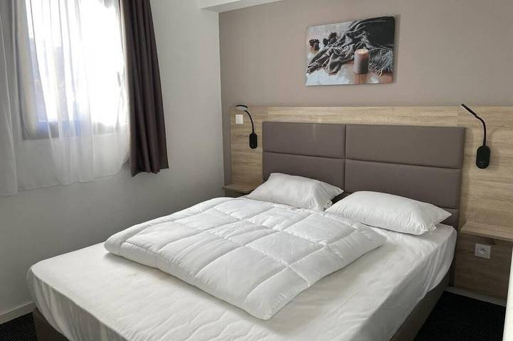 Entire apartment, 150m from ski slopes, 3rd floor, swimming pool, terrace, tv, ski locker, 57m², Gourette in Gourette, Eaux-Bonnes