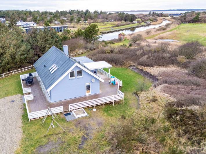Ferienhaus für 14 Personen, mit Terrasse und Pool sowie Sauna in Agger