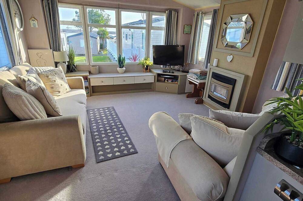 Littlesea Holiday Park - Cozy Retreat in Weymouth, Dorset