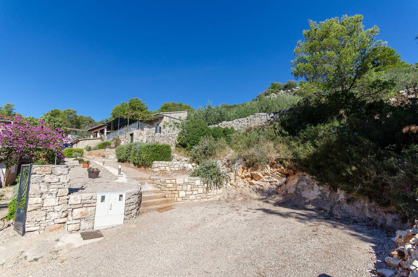 House Isabella in Necujam, Solta