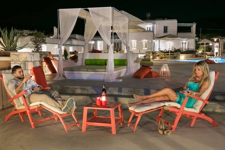 Location de vacances pour 9 personnes, avec jardin et piscine ainsi que terrasse et vue sur l’océan dans Náoussa - 3